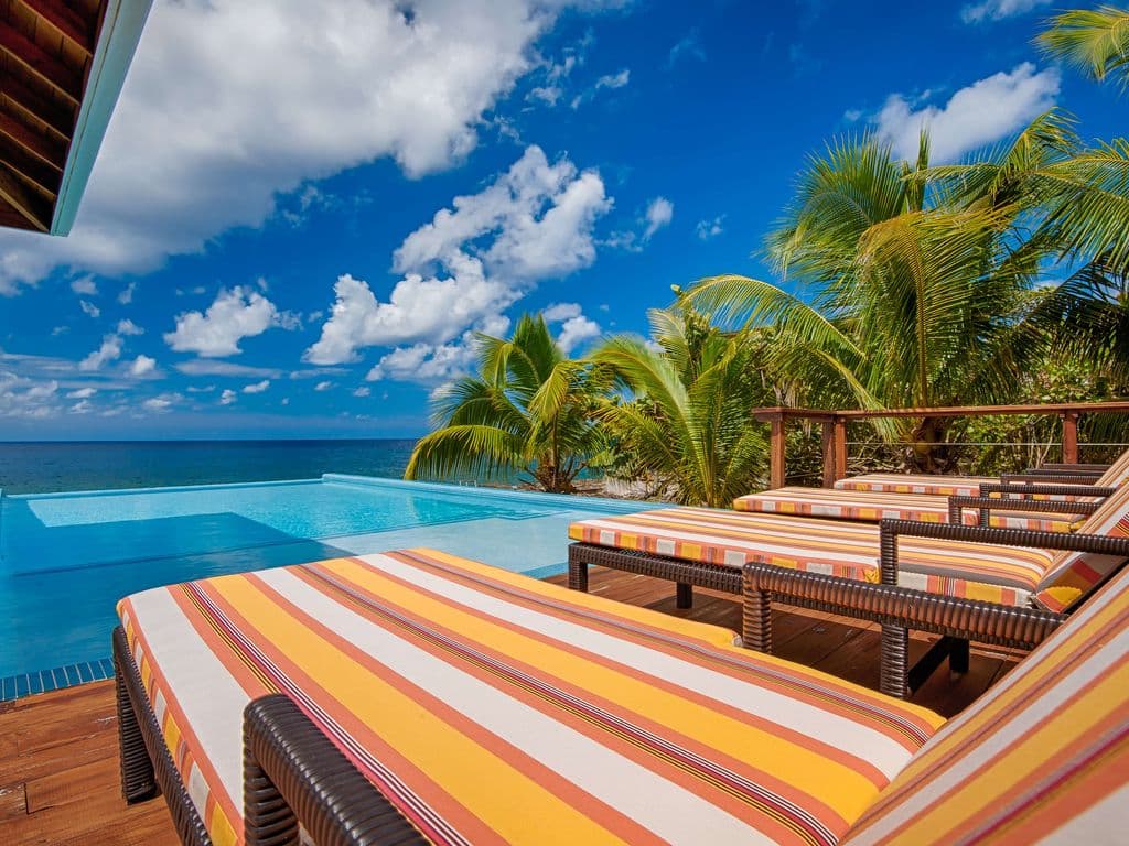 Vivaro Roatan West End North House